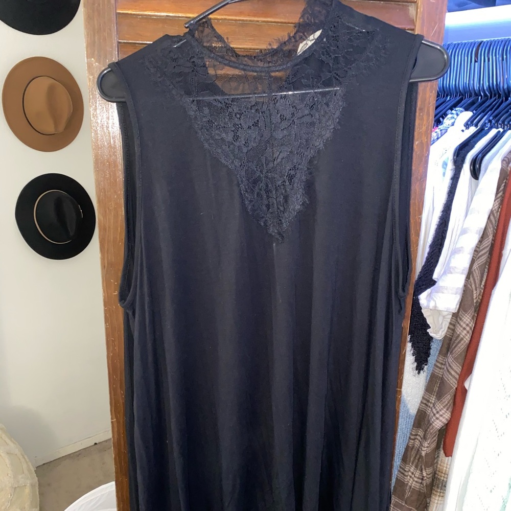 Women’s sleeveless high neck top